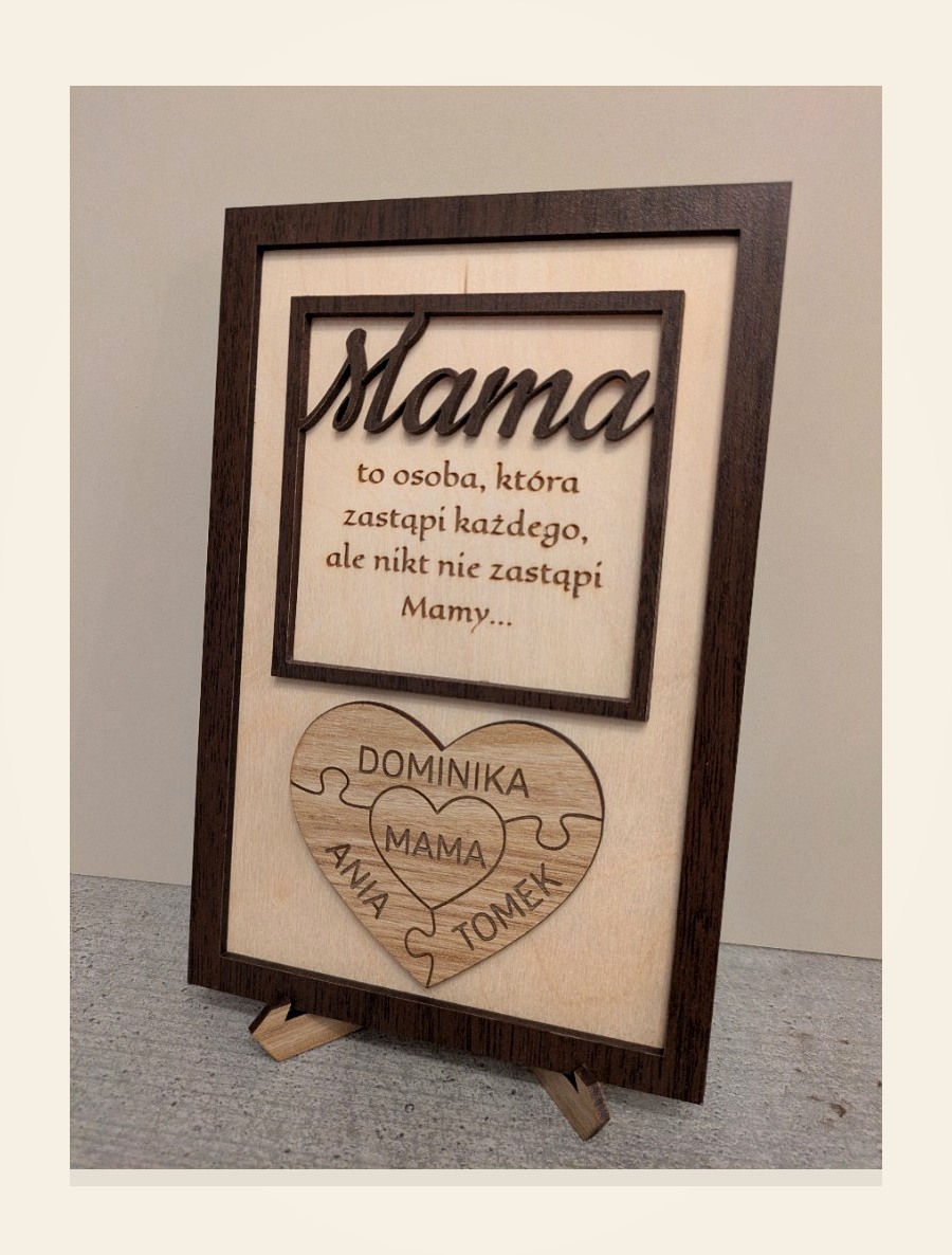 Tabliczka Mama z puzzle imion dzieci — prezent od przedszkola