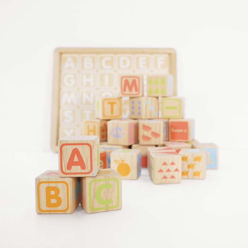 Drewniane klocki ABC zabawka edukacyjna dla dzieci, nauka liter, Le Toy Van