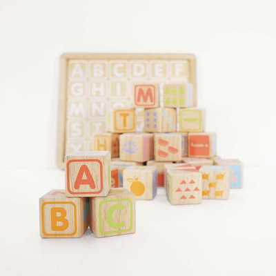 Drewniane klocki ABC zabawka edukacyjna dla dzieci, nauka liter, Le Toy Van