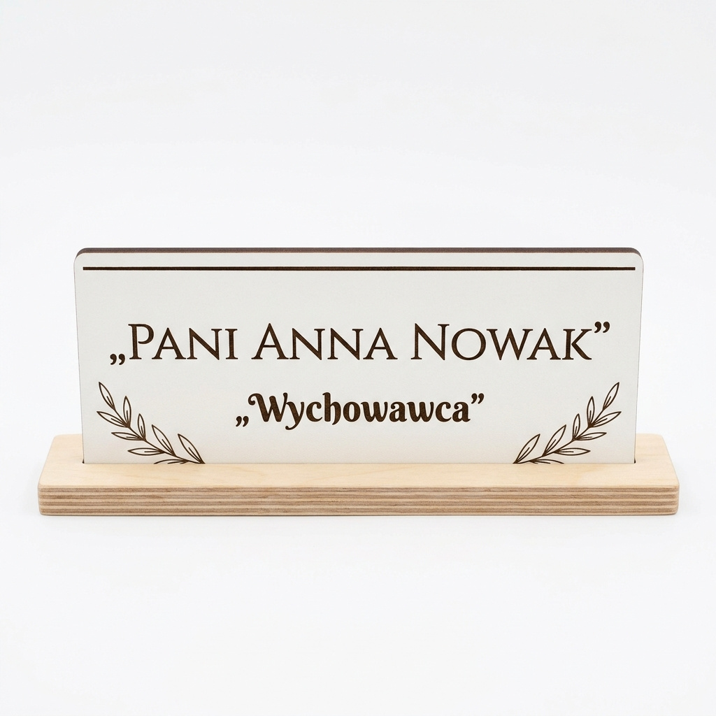 Personalizowana tabliczka na biurko dla nauczyciela z imieniem – HDF biały