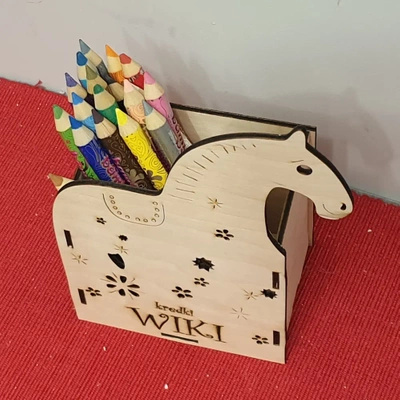 Wooden crayon box with dedication "Horse" - 19,5cm