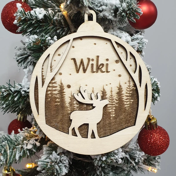 Drewniana bombka z grawerem "Renifer" - 10cm