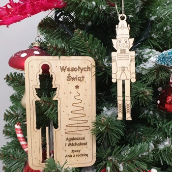 Drewniana kartka świąteczna z bombką 'Dziadek'